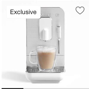 SMEG Matte White Fully Automatic Coffee and Espresso Machine with Milk Frother